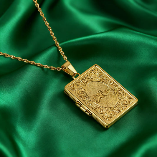 Alim - Thé student gaining knowledge