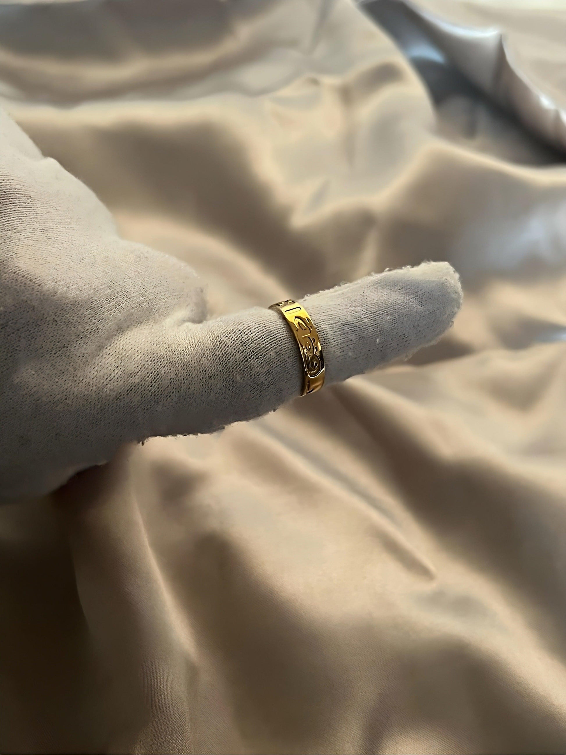 Arabic ring in gold, carved with the words in Arabic ‘commitment & companion’ the perfect ring for a forever love story